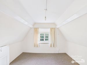 Bedroom- click for photo gallery